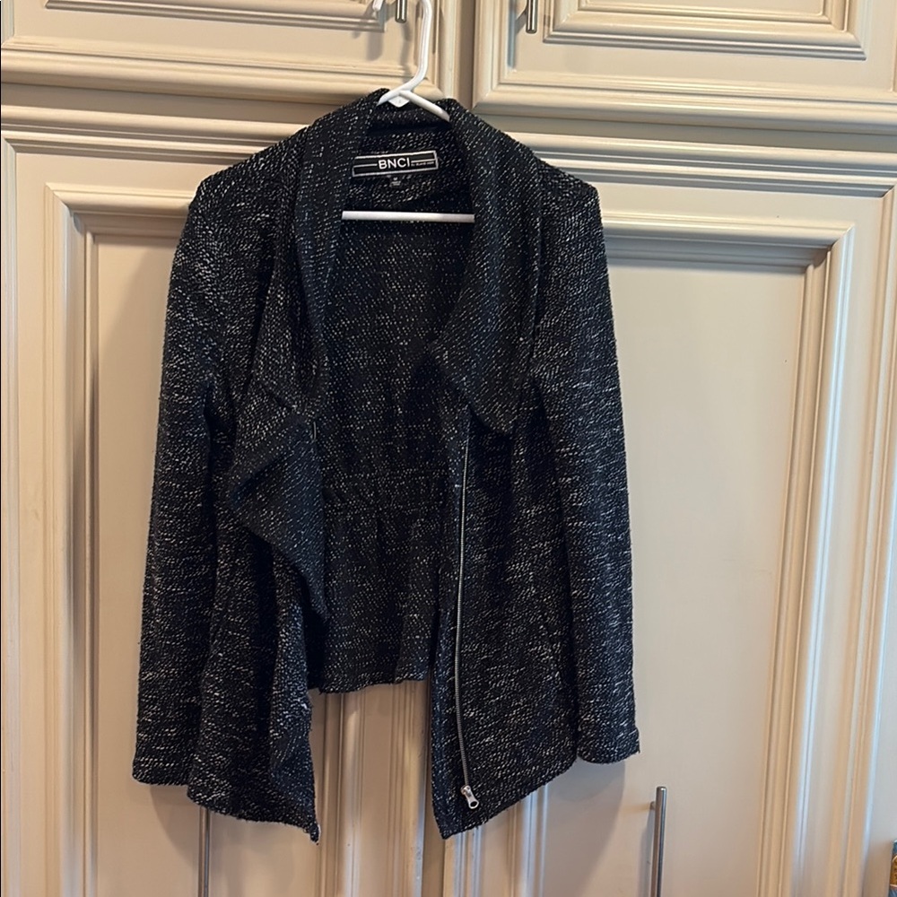 Blanc Noir Black Blazer with Structured Silhouette